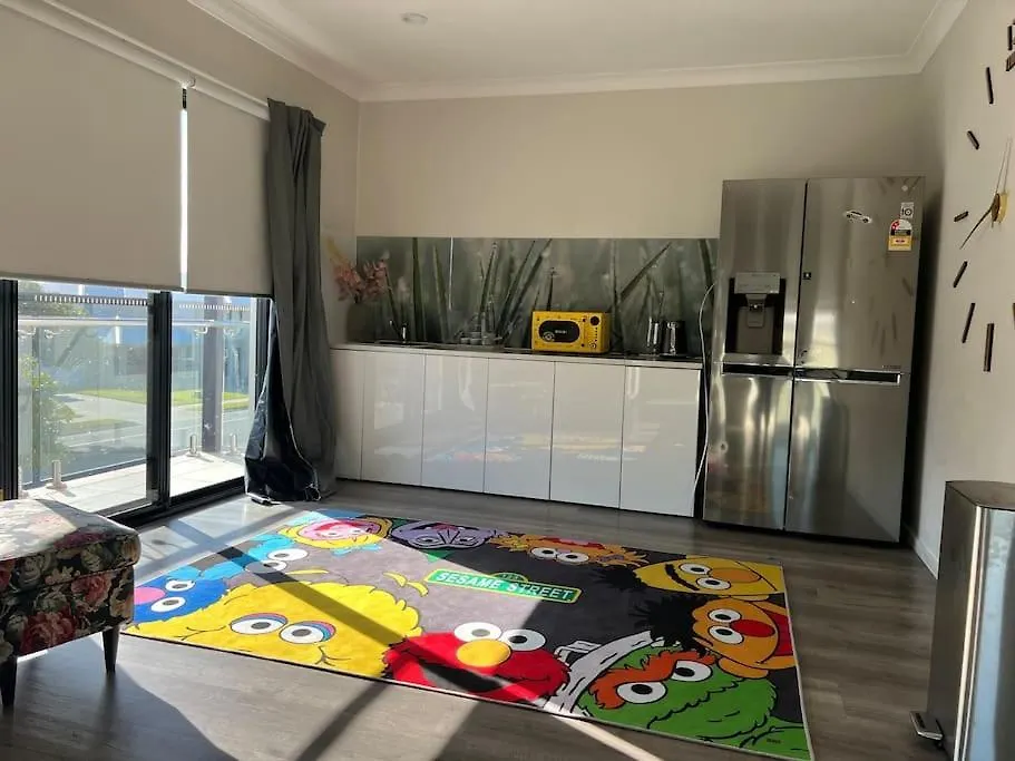 Home Away From Home & Resort Facility Rochedale Villa