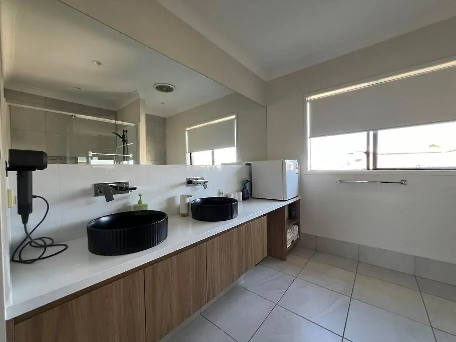 Home Away From Home & Resort Facility Rochedale 0*,  Australia