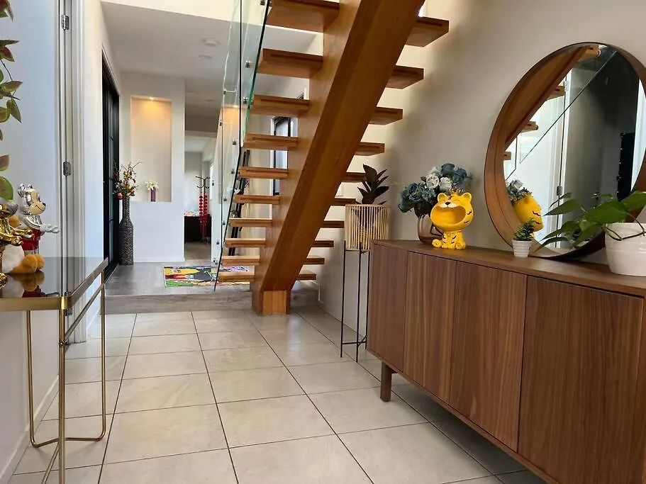 Home Away From Home & Resort Facility Rochedale